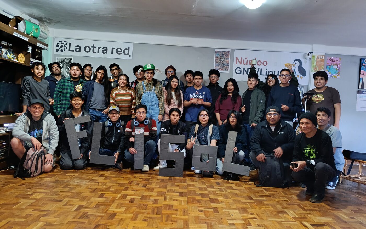 Encuentro de la comunidad del Hacklab r00thouse